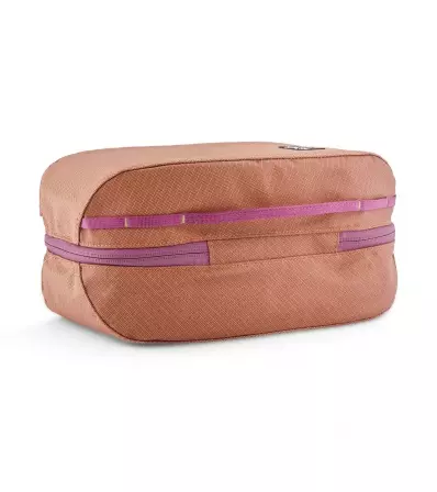 Чантичка Patagonia Black Hole Cube 6L